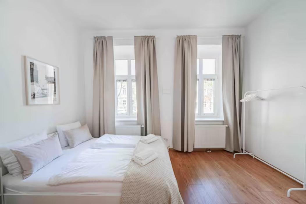 Apartments Next To Schoenbrunn - Free Parking !!! Wien Eksteriør bilde